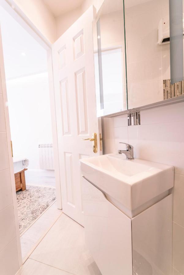 Luxurious Seaside Apartment Galway Dış mekan fotoğraf